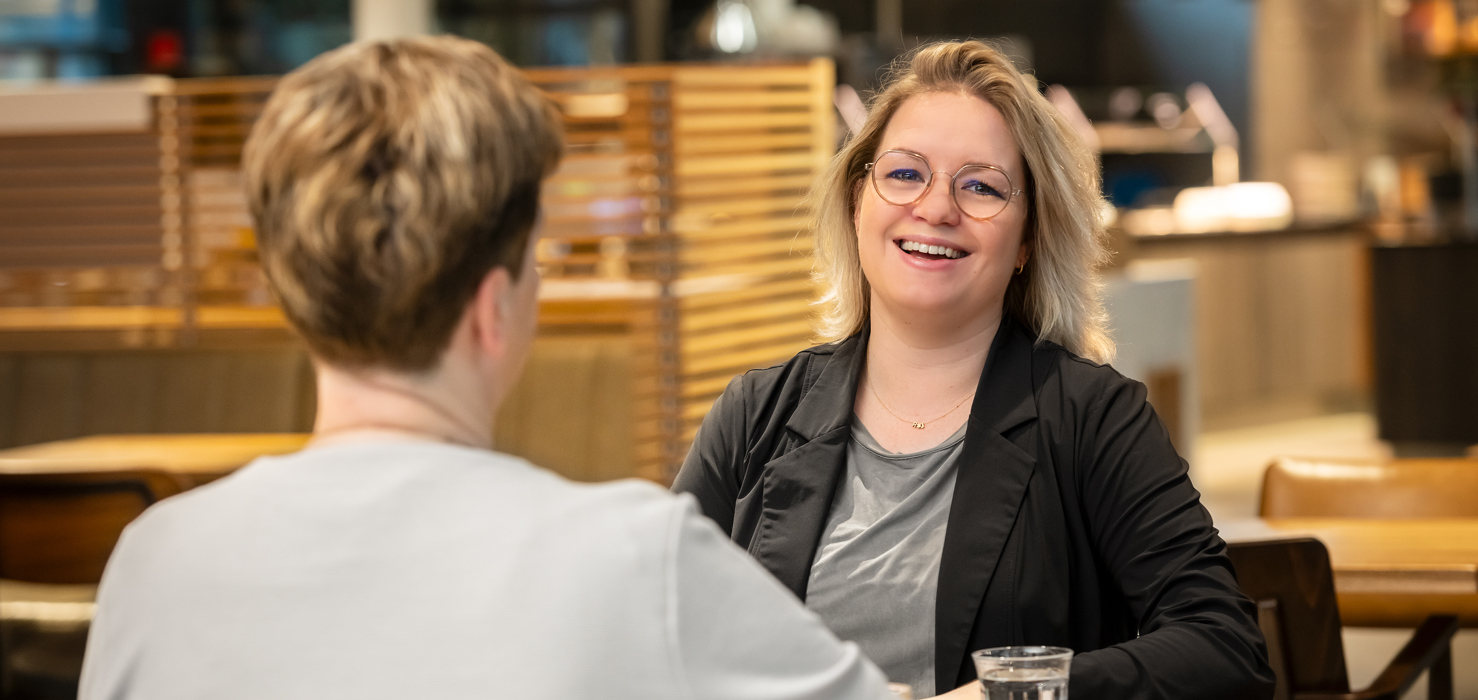 Carla secretaresse bij Anna Ouderenzorg 